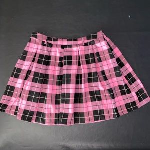 HOT TOPIC pink & black plaid checkered pleated skirt 🔥